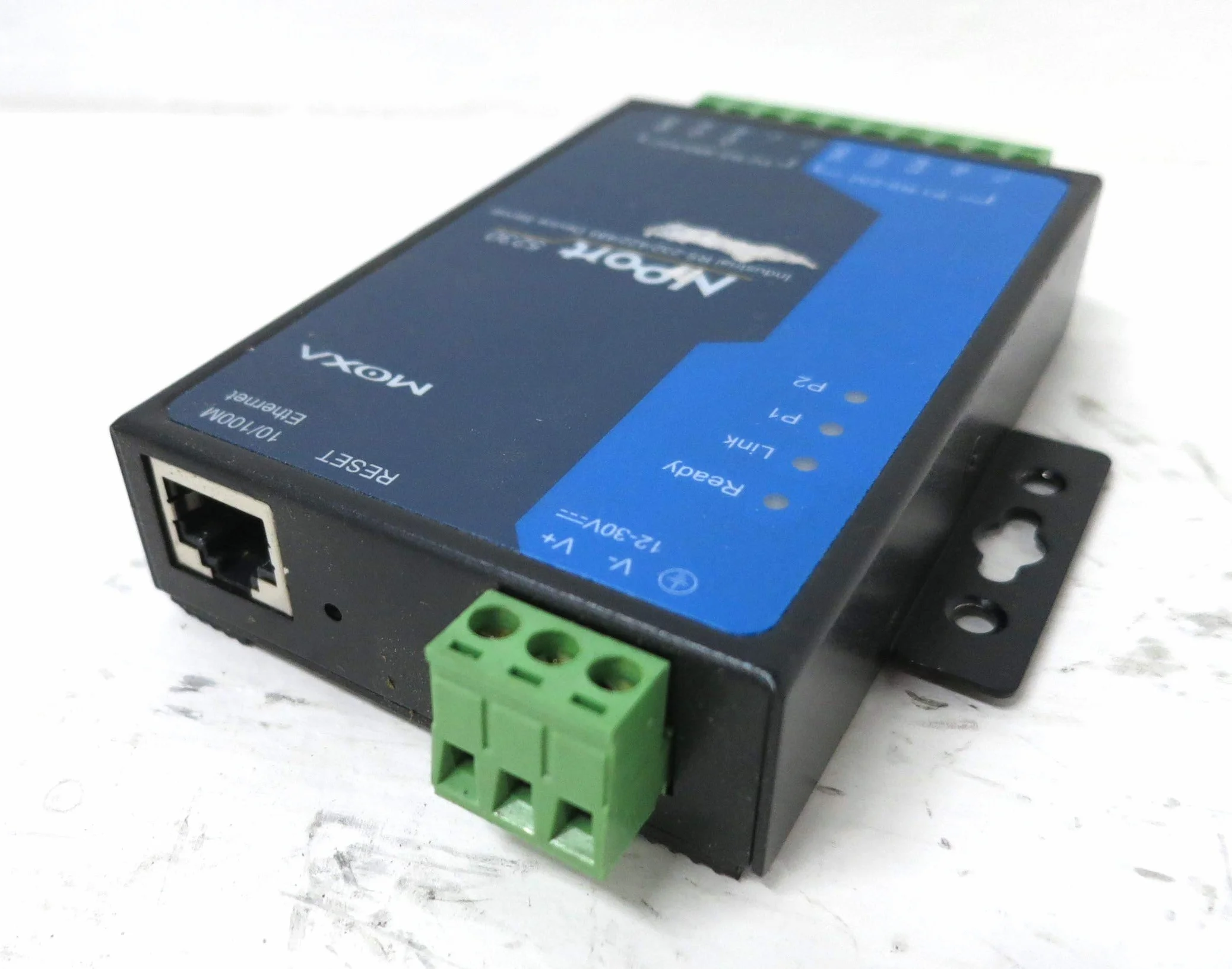 Moxa NPort 5230 serveur série RS-232 RS-422 RS-485 12-48 V SNMP v1 IP TCP UDP