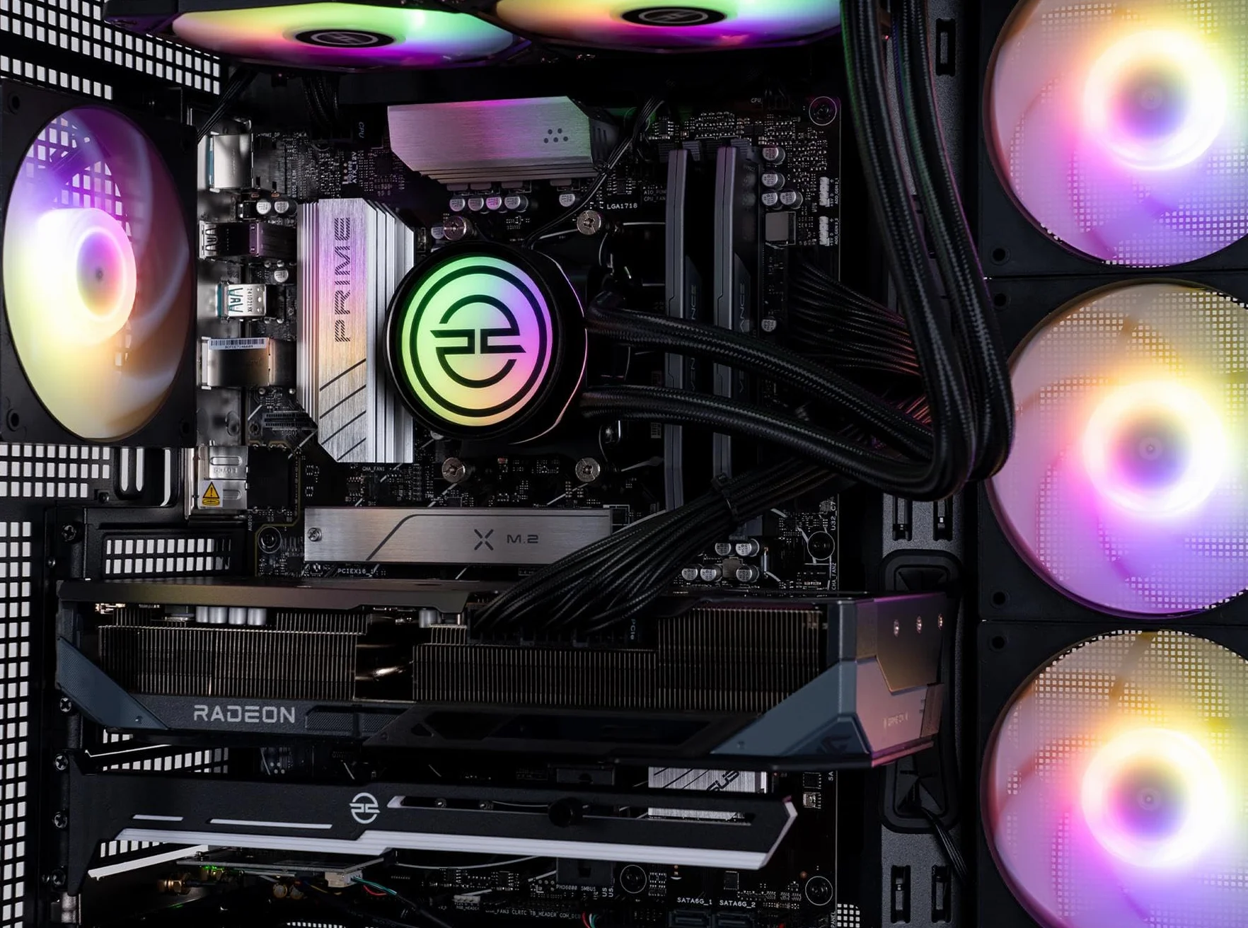 PCSpecialist Extreme PC Gamer AMD Ryzen 7 7700X 4,50 GHz 8-Core 32 Go DDR5 RAM 16 Go AMD Radeon RX 9070 XT 2 to M.2 SSD Windows 11