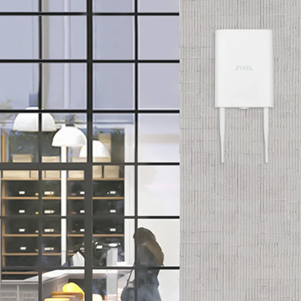 Zyxel NWA55AXE Point d'Accès Extérieur WiFi 6 AX1800 IP55 802.11ax Double Bande Smart Mesh MU-MIMO PoE