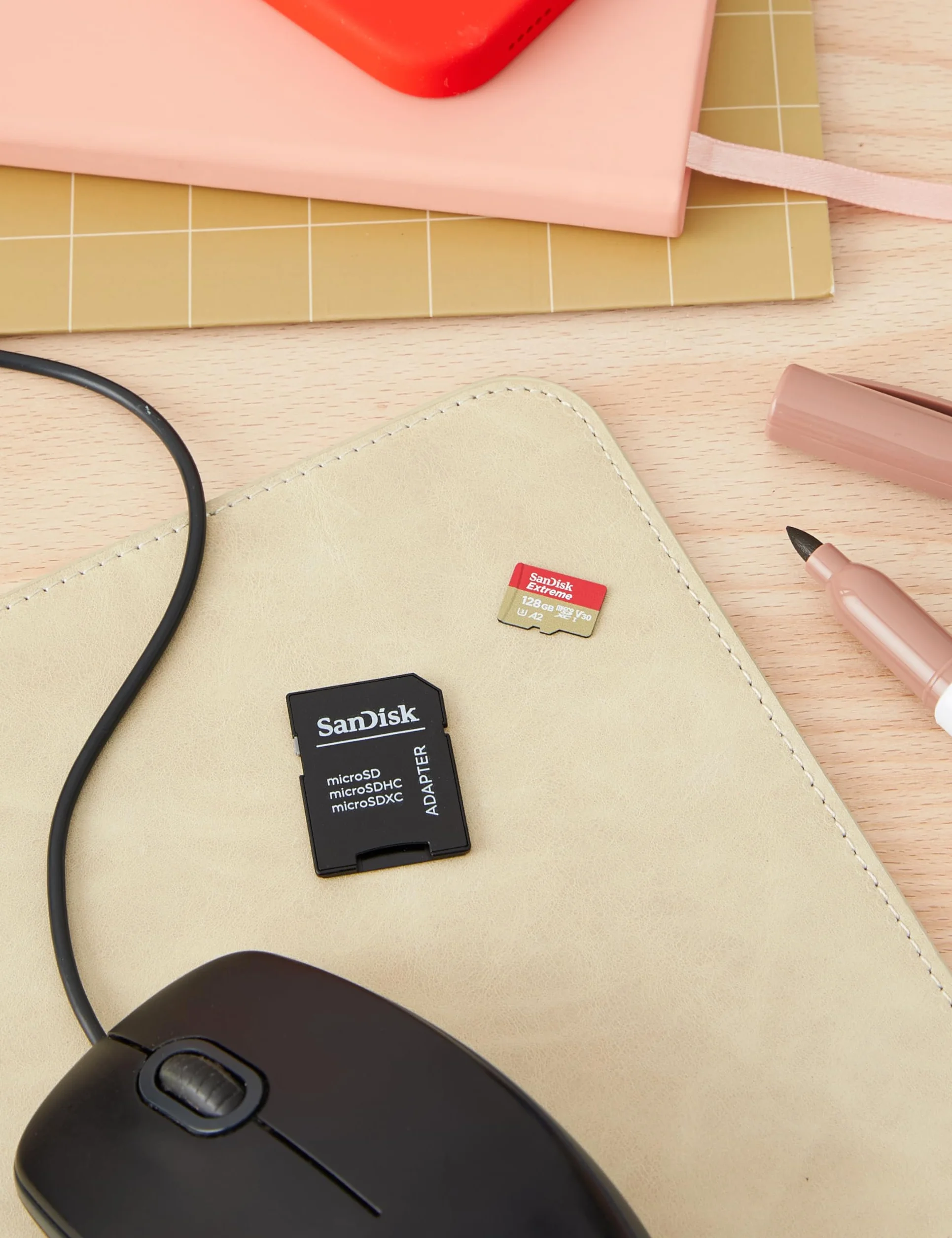 SanDisk 128 Go Extreme microSDXC carte A2 U3 V30 pour caméras embarquées et drones + Adaptateur SD + RescuePRO Deluxe, jusqu'à 190 Mo/s