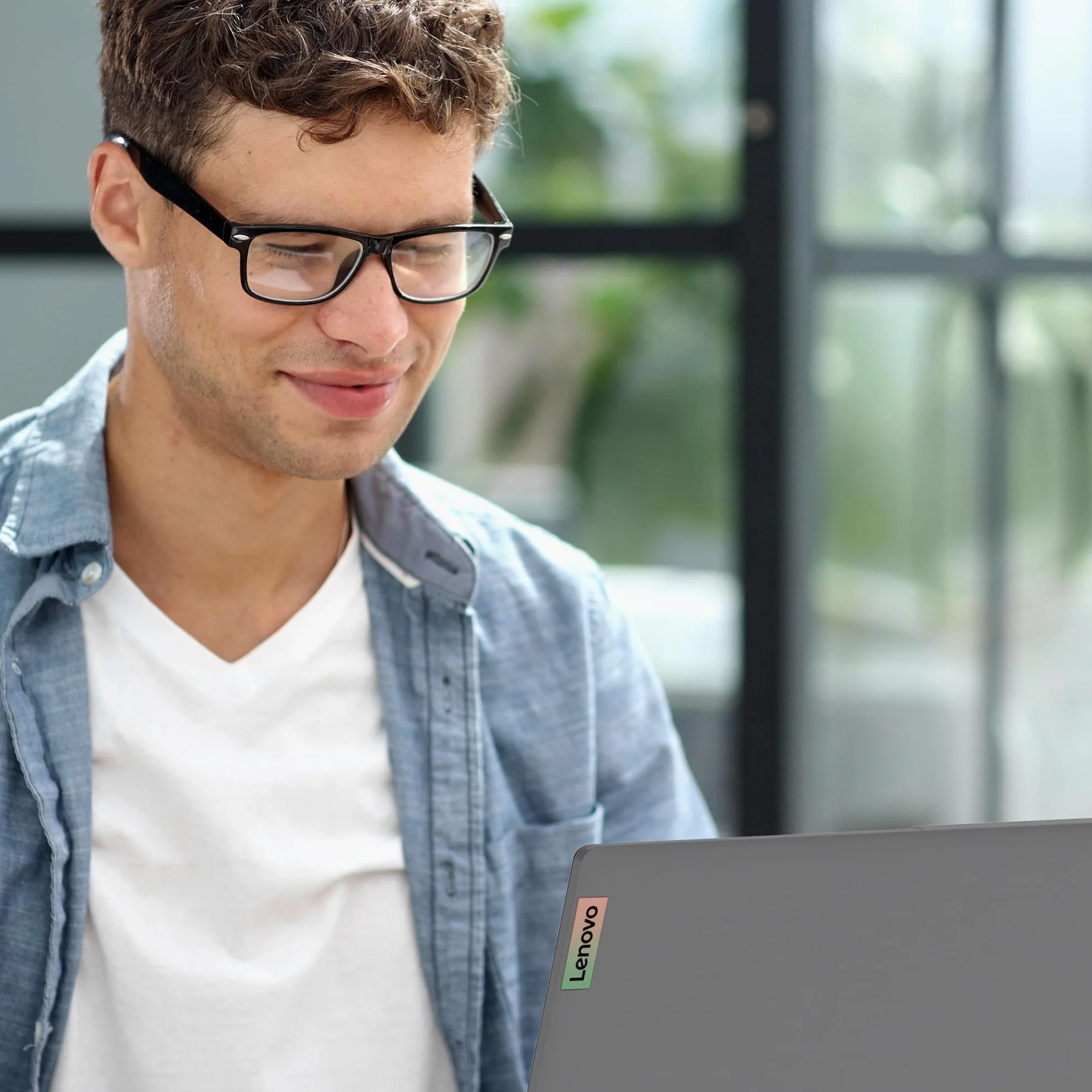 Lenovo IdeaPad 3 17IRU7 Ordinateur Portable 17.3" FHD Intel Core i5-1335U RAM 16Go SSD 512Go Intel Iris XE Graphics Windows 11 Home Clavier AZERTY Français Gris