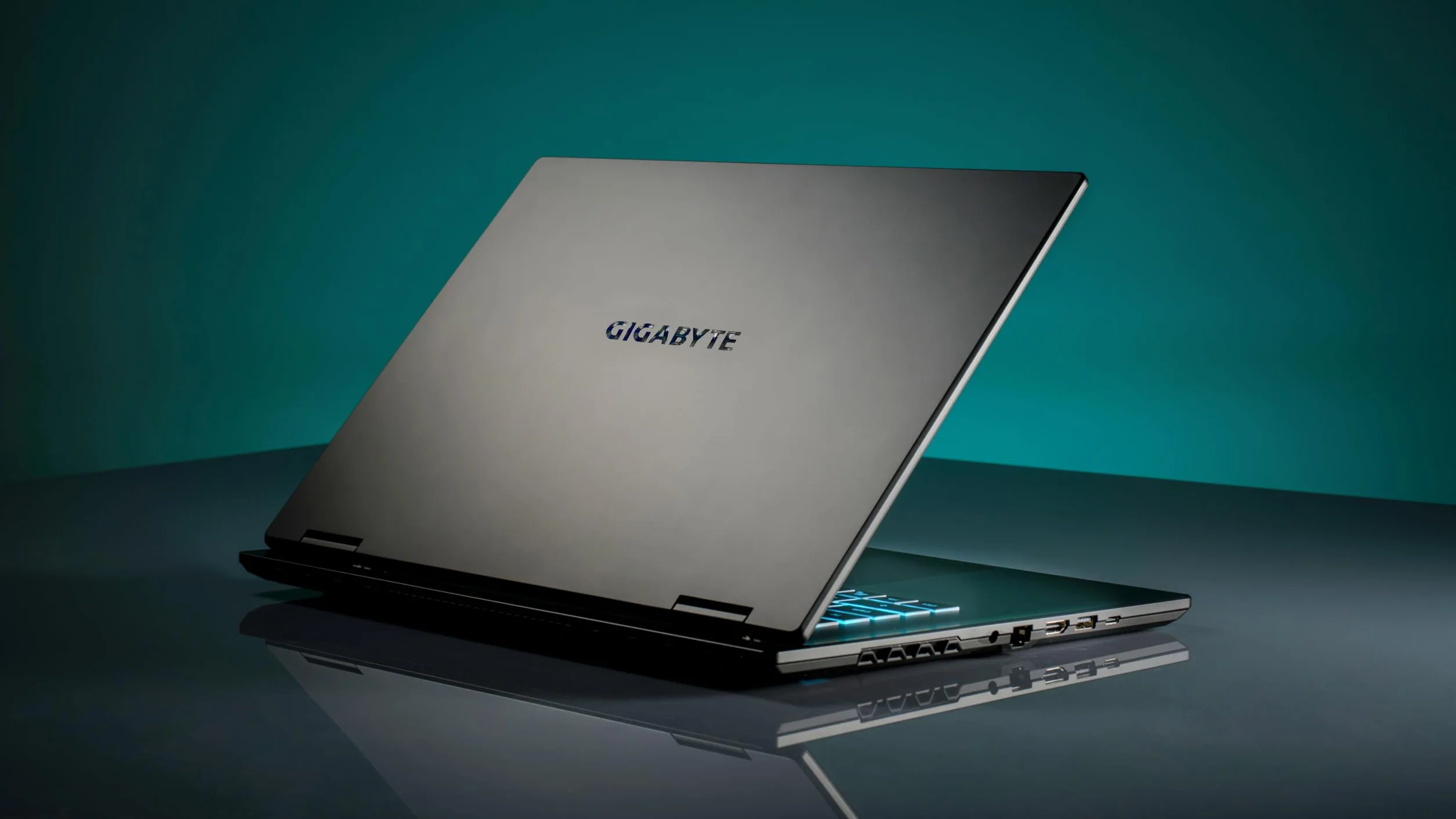 GIGABYTE Gaming A16 Ordinateur Portable 16" 165Hz WUXGA Intel Core i7-13620H RTX 5050 16Go DDR5 SSD Gen4 1To Windows 11 Home Dolby Atmos