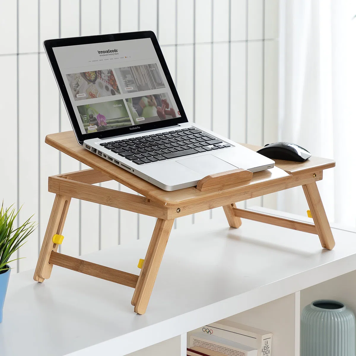 InnovaGoods Table Pliante d'Appoint en Bambou Lapwood avec Tiroir et Repose-Verre, Hauteur Réglable 21-27cm, Beige, 53,5 x 21-27 x 34 cm